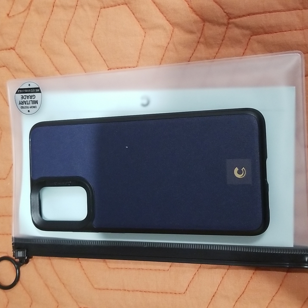 Phone case - Picture 3 of 6